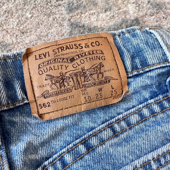 Vintage Levis' 562 Loose Fit Regular Orange Tab Jeans 10 - Picture 5 of 11